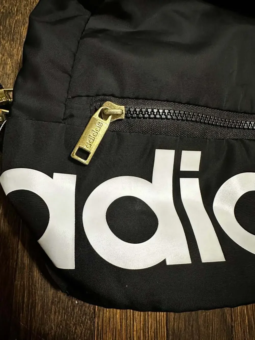 adidas linear mini